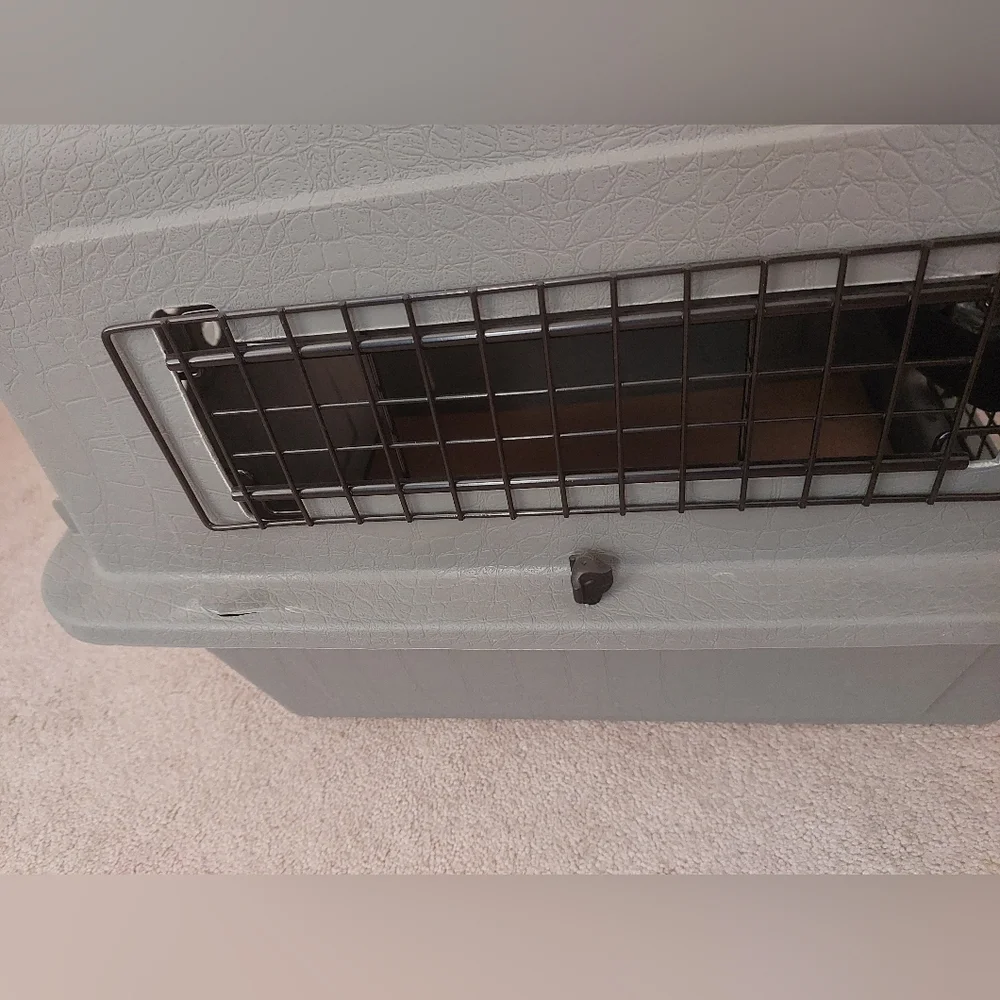 Sky kennel crate carrier for cats or small dogs ideal for flights